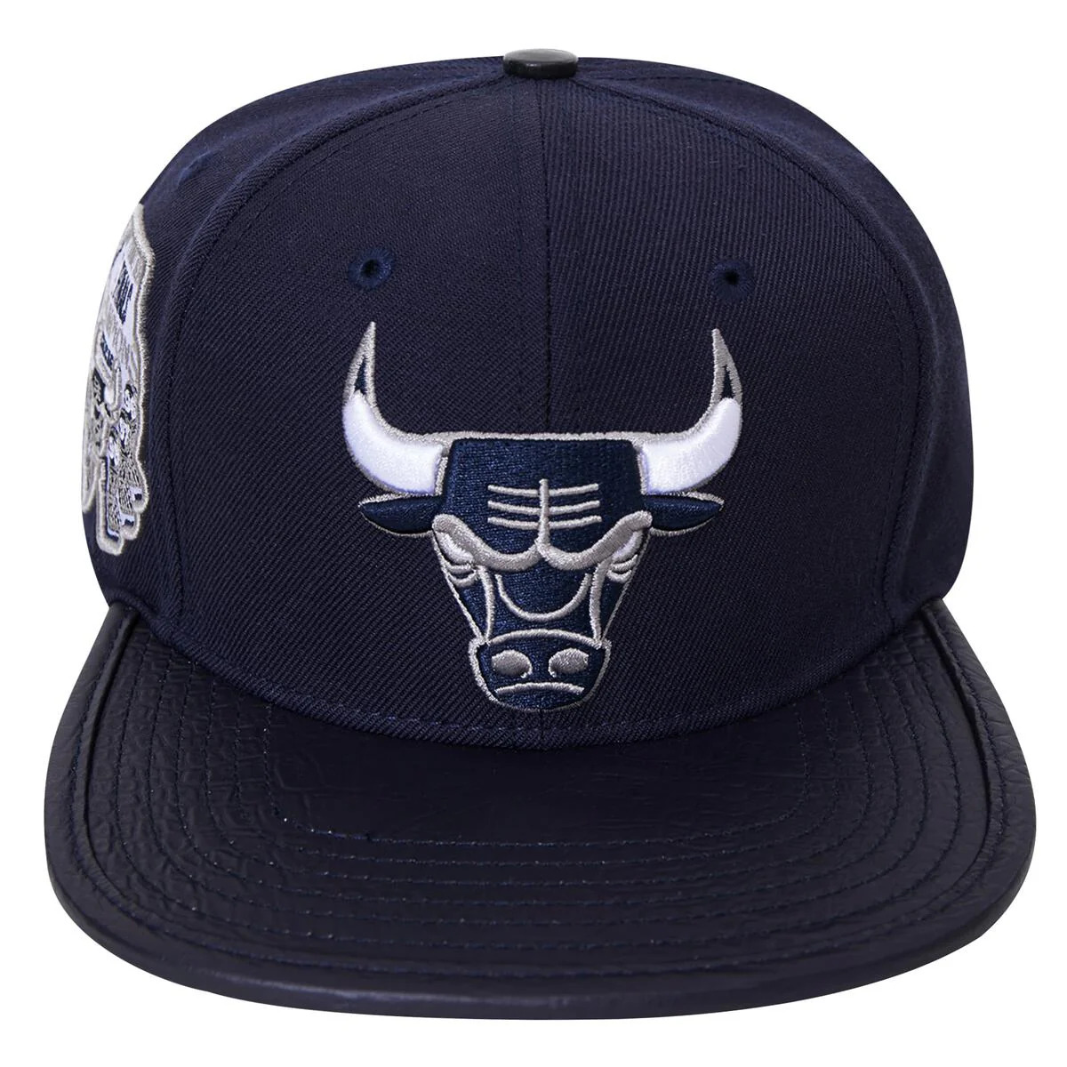 Pro Standard - Chicago Bulls Gator Visor Strapback Hat